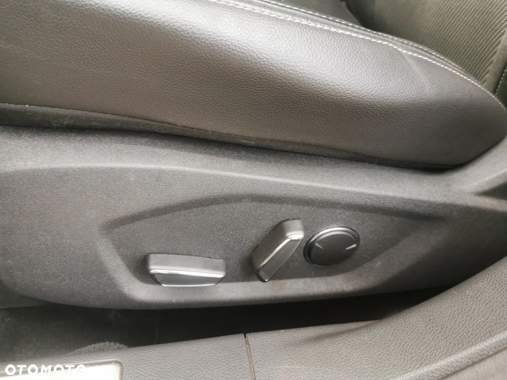 Ford Mondeo 2.0 TDCi Titanium PowerShift - 19