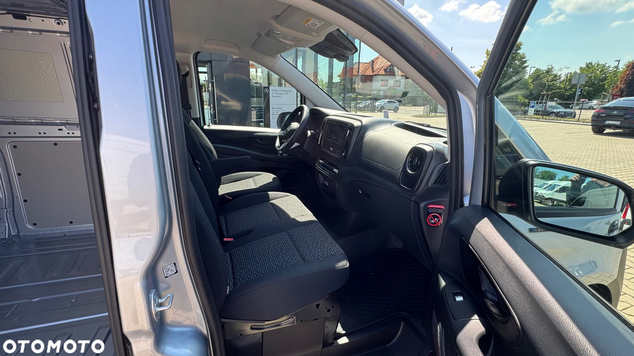 Mercedes-Benz Vito 112e eVito Furgon długi - 9