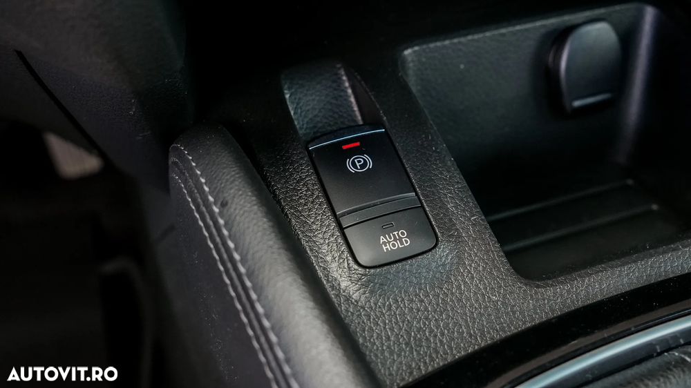 Nissan Qashqai 1.6 dCi DPF tekna - 16