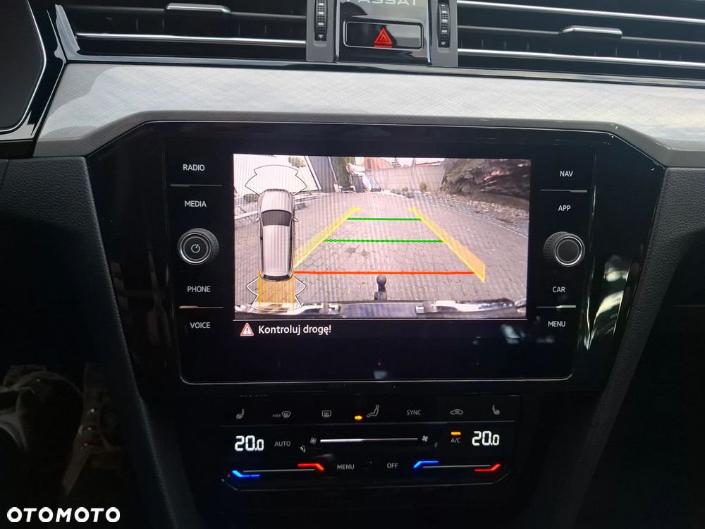 Volkswagen Passat 2.0 TDI SCR Elegance - 25