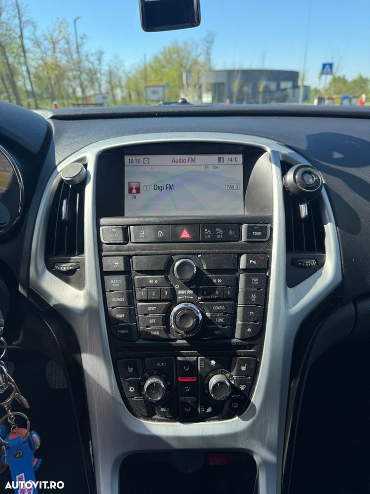 Opel Astra 1.6 Turbo - 11