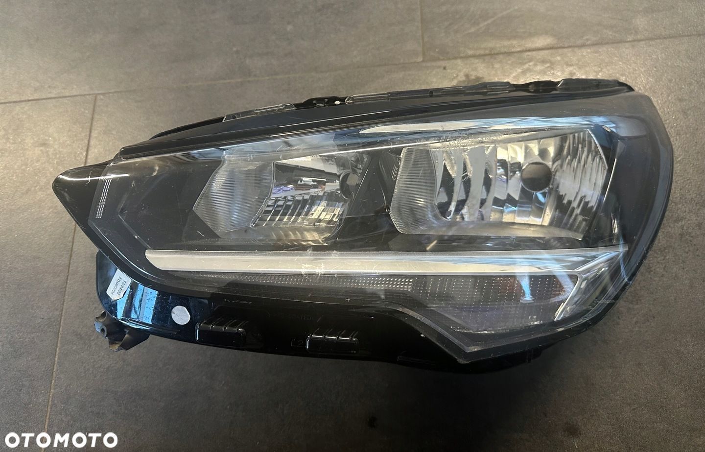 LAMPA lewy przód Opel Corsa F - 1