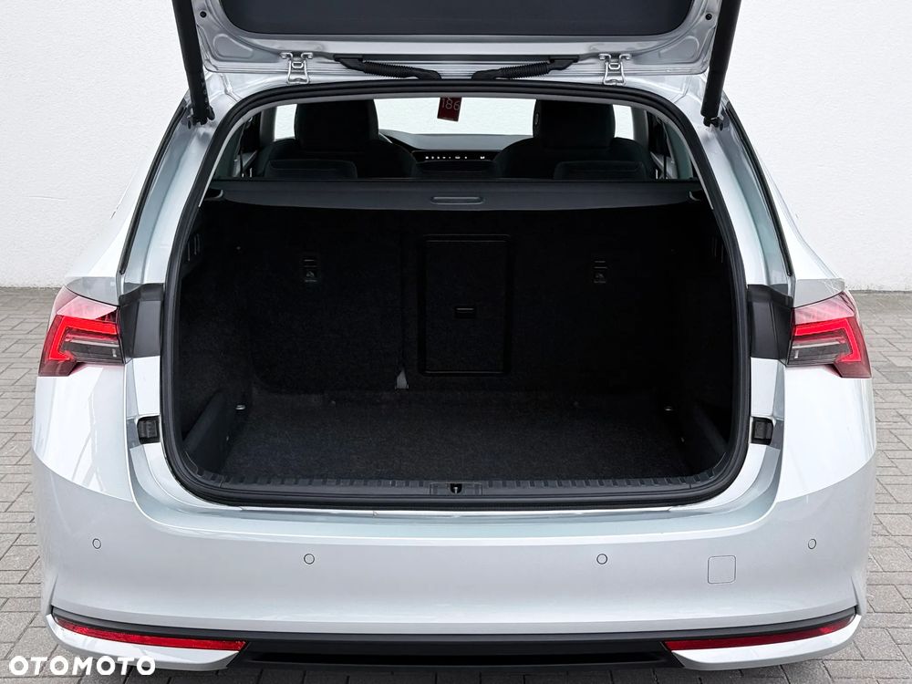 Skoda Octavia 1.5 TSI mHEV Selection DSG - 16