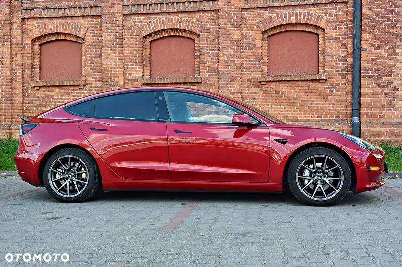 Tesla Model 3 Langstreckenbatterie Allradantrieb Dual Motor - 1