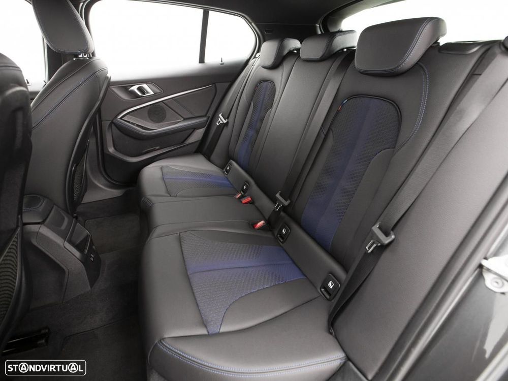 BMW 116 d Pack Desportivo M - 9