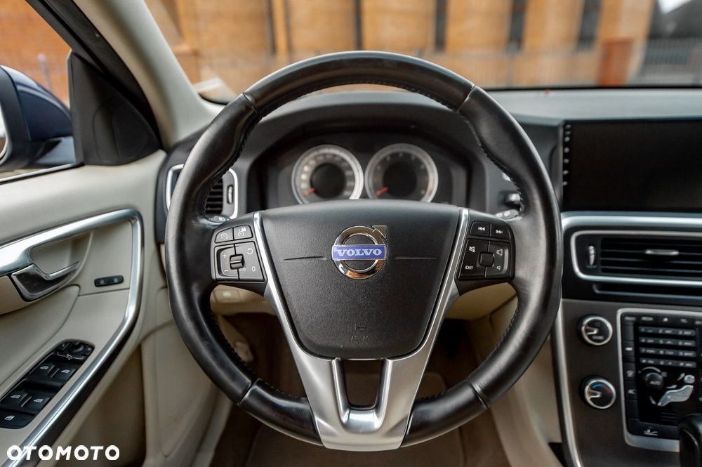 Volvo V60 T6 AWD Geartronic Momentum - 30