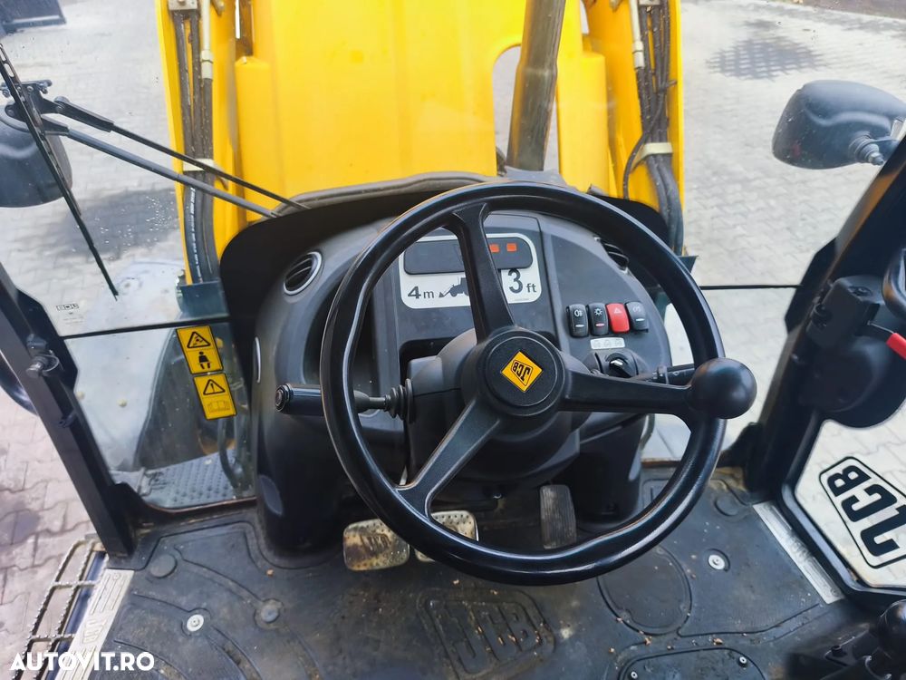 JCB 3CX - 7