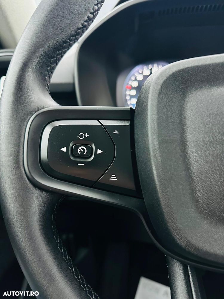 Volvo XC 40 T2 AT8 Momentum - 31