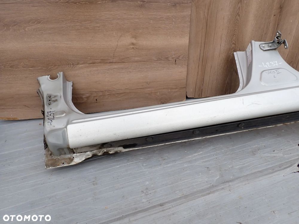 TOYOTA YARIS II 06-11 PRÓG LEWY RANT BŁOTNIKA - 6