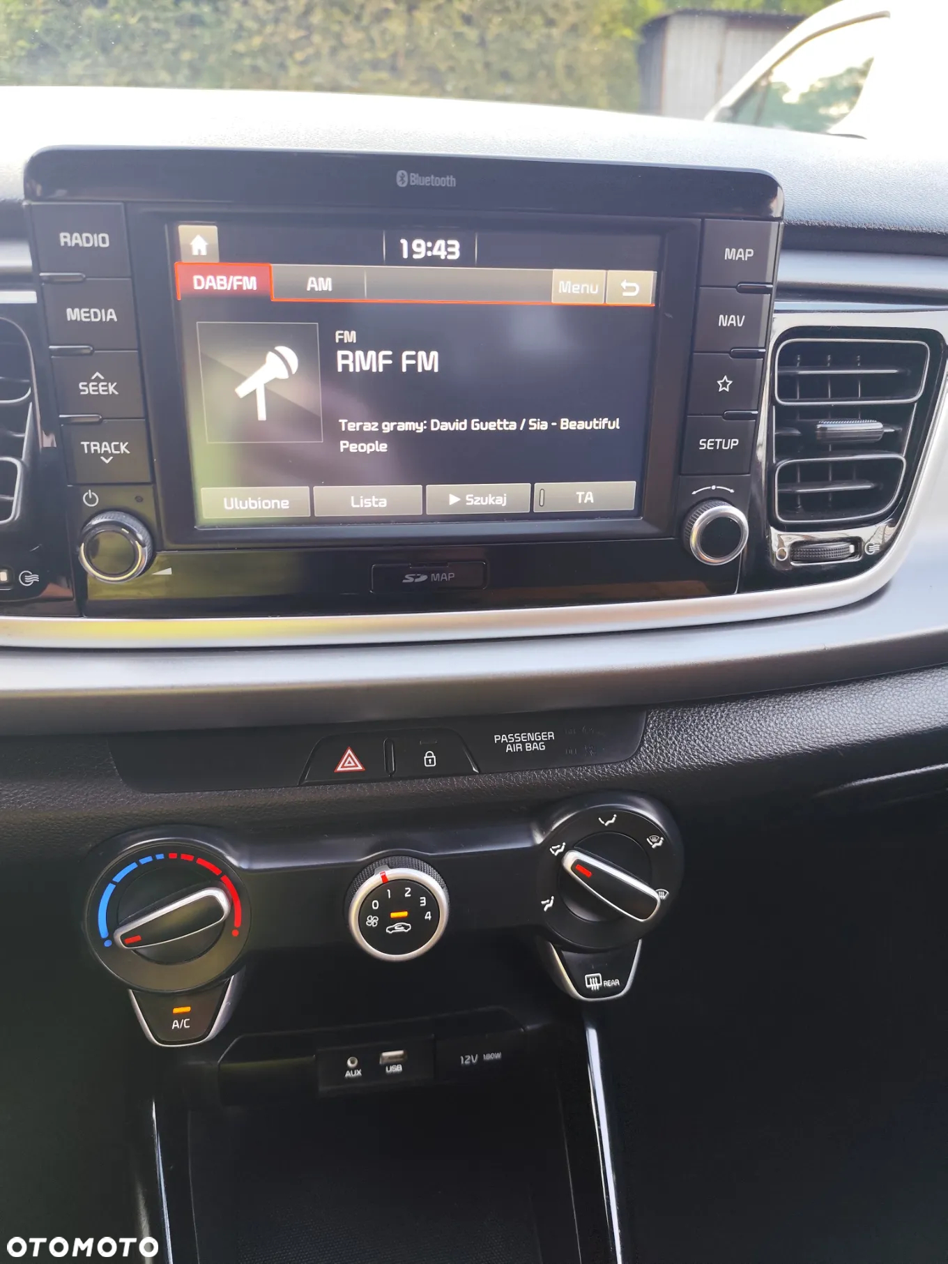 Kia Rio - 11