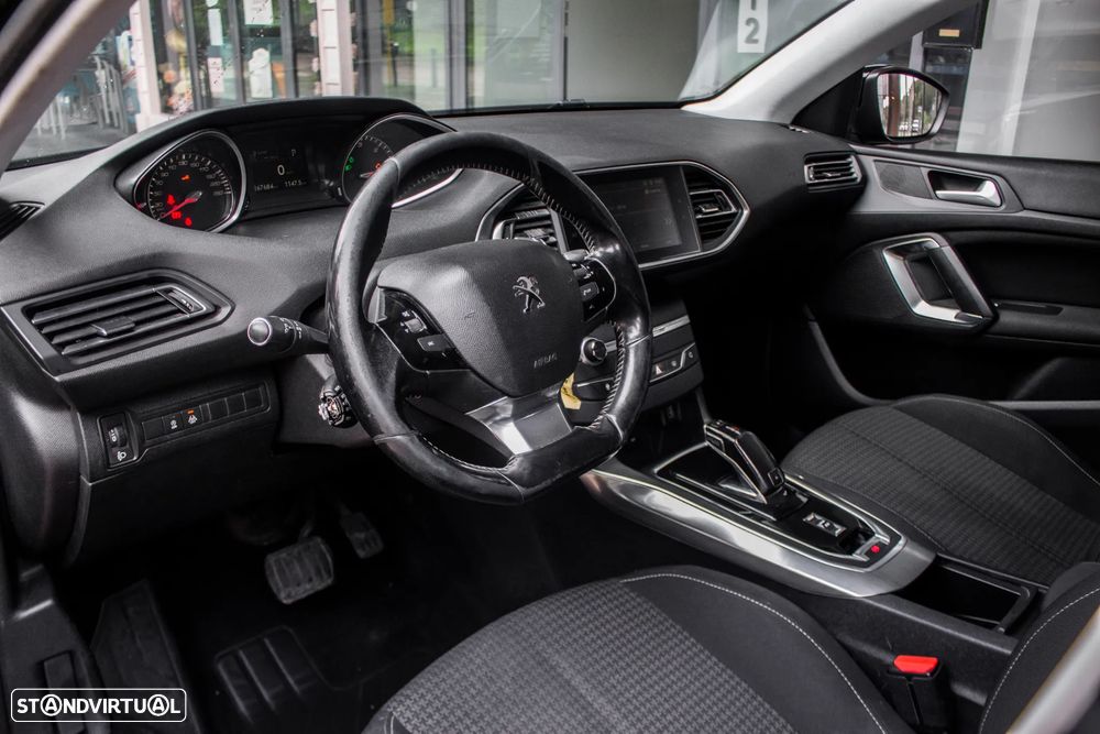 Peugeot 308 SW BlueHDi 130 EAT6 Stop & Start Active - 23