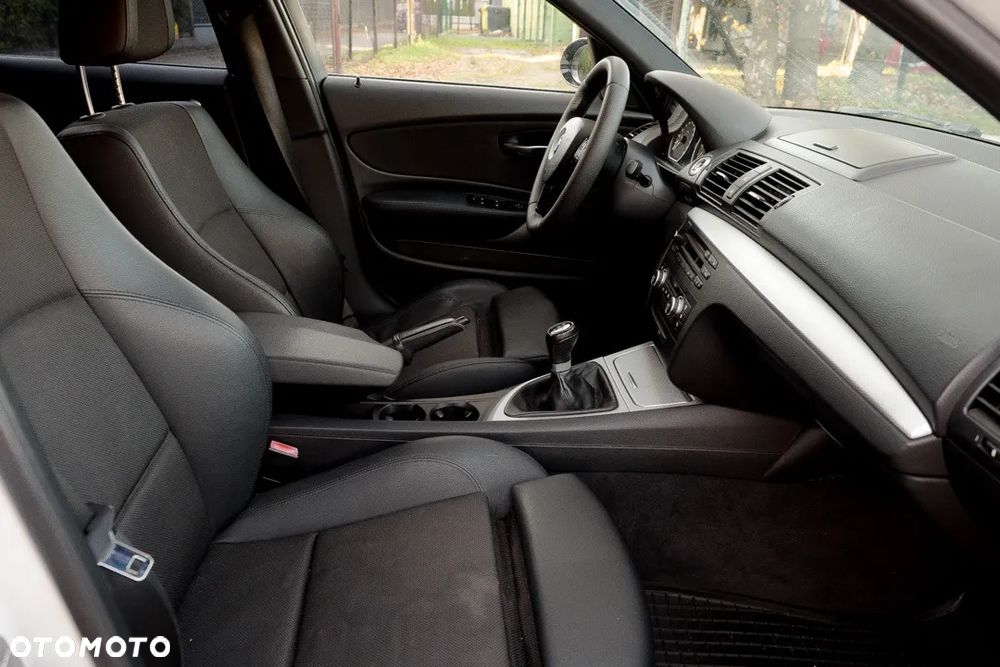 BMW Seria 1 118d Sport Line - 21