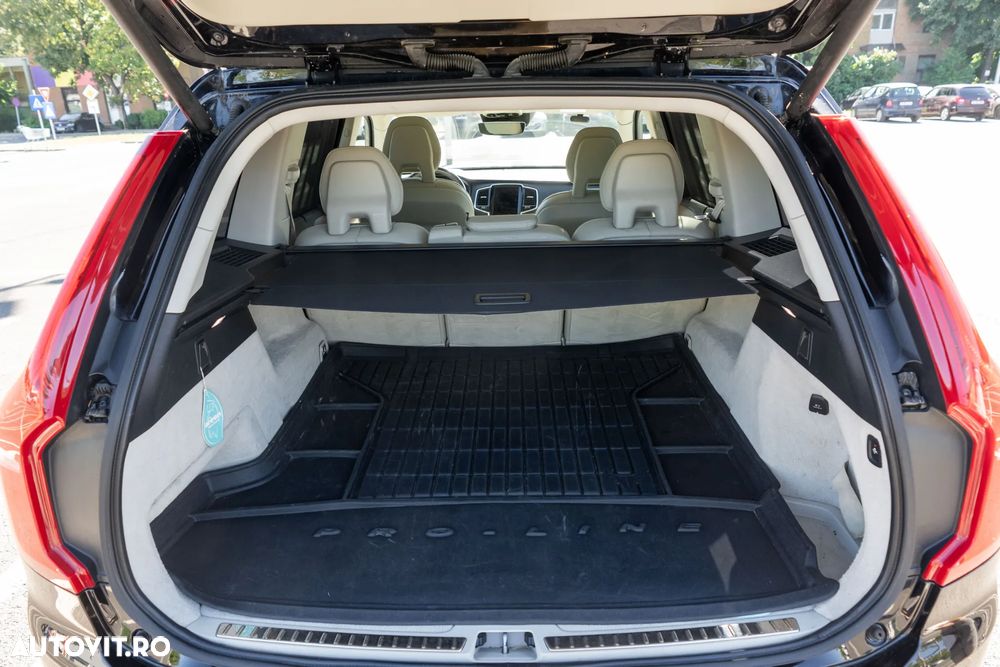 Volvo XC 90 - 7