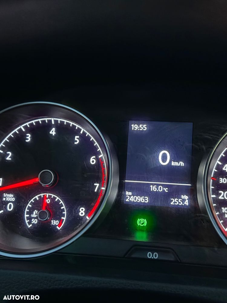 Volkswagen Golf - 35