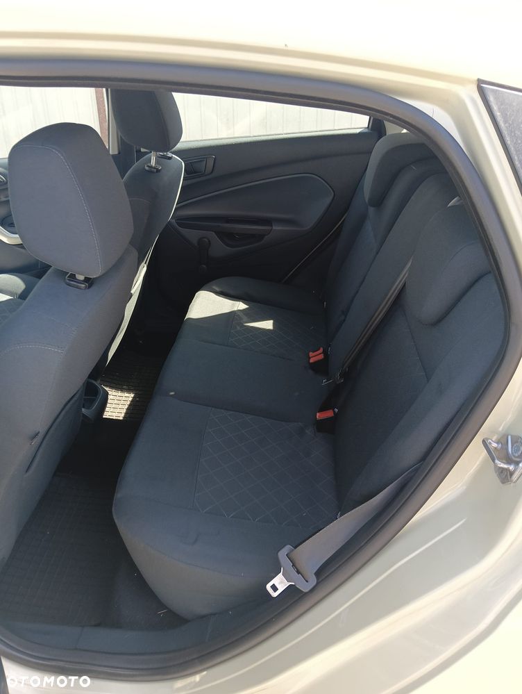 Ford Fiesta - 17