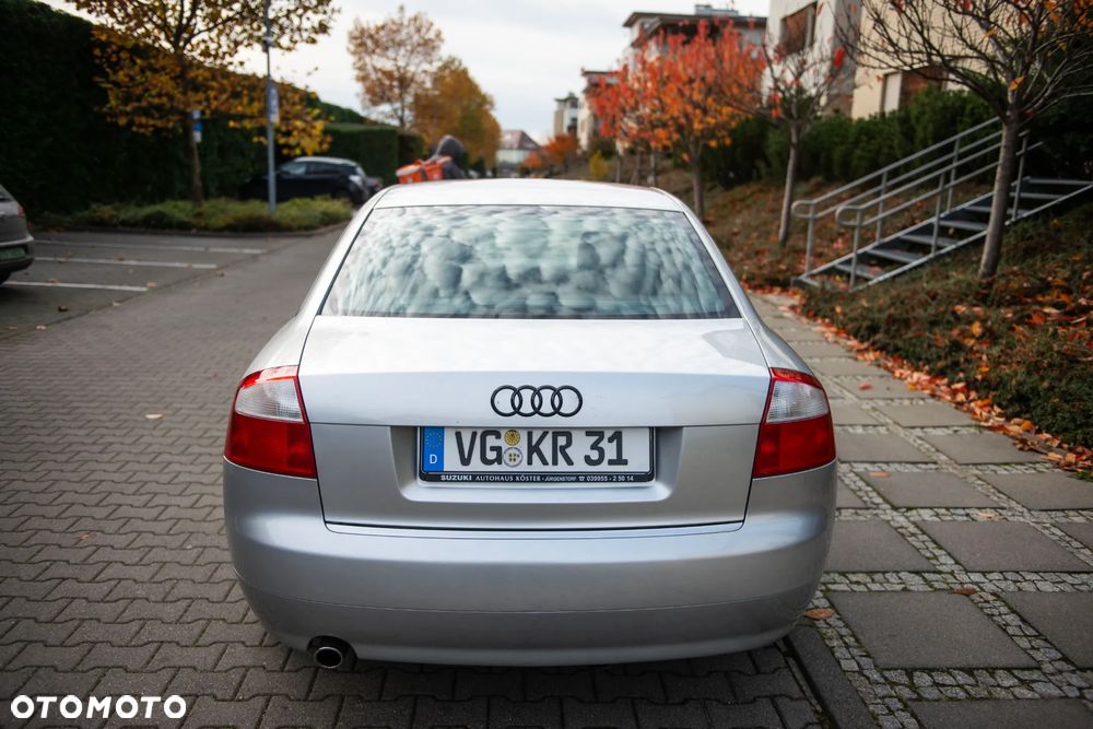 Audi A4 Limousine - 10