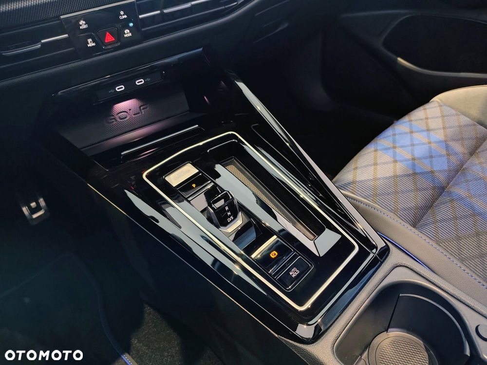 Volkswagen Golf Variant - 20