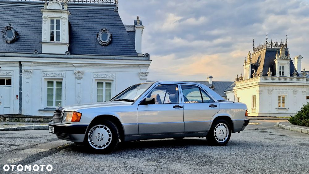 Mercedes-Benz W201 (190) - 5