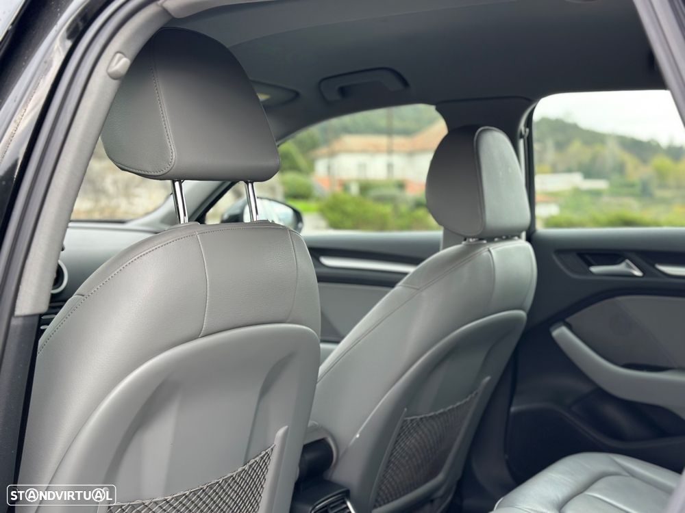 Audi A3 Sportback 1.6 TDI S tronic design - 31