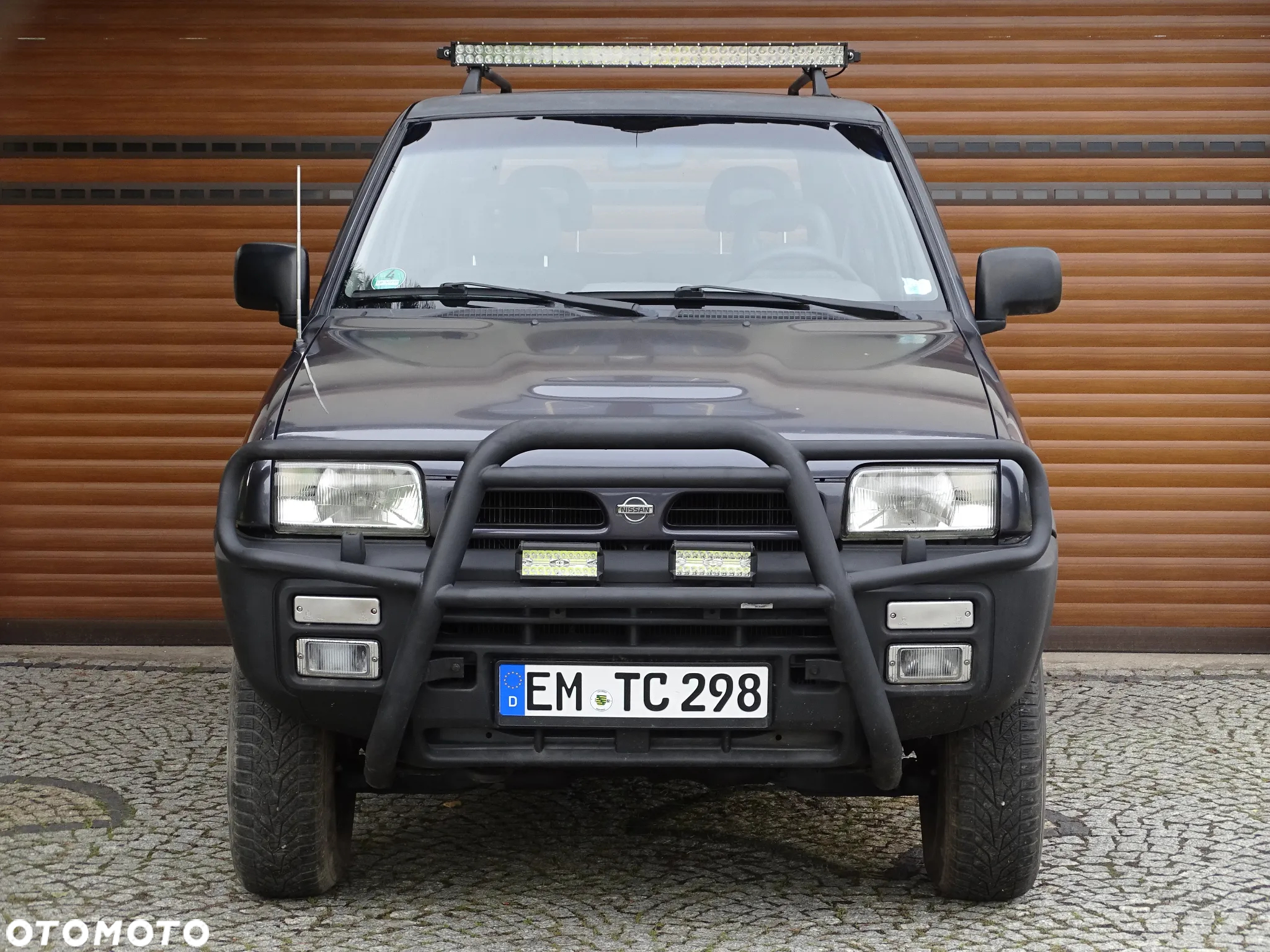 Nissan Terrano II 2.4 SGX - 40
