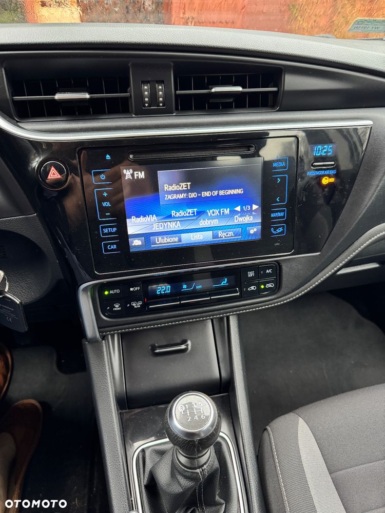 Toyota Auris 1.6 Premium - 14