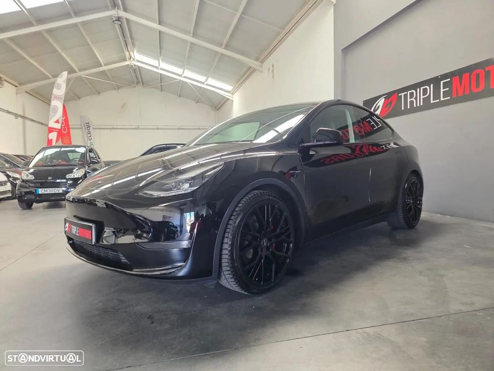 Tesla Model Y Performance Dual Motor AWD - 18