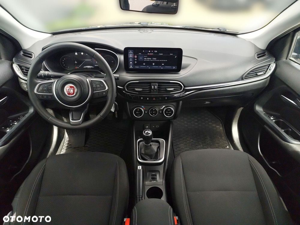 Fiat Tipo - 12