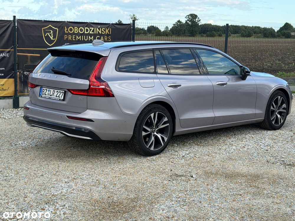Volvo V60 B4 B DKG Plus Dark - 3