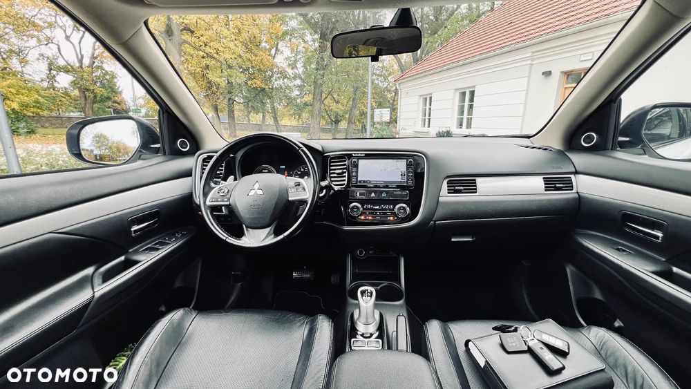 Mitsubishi Outlander - 30