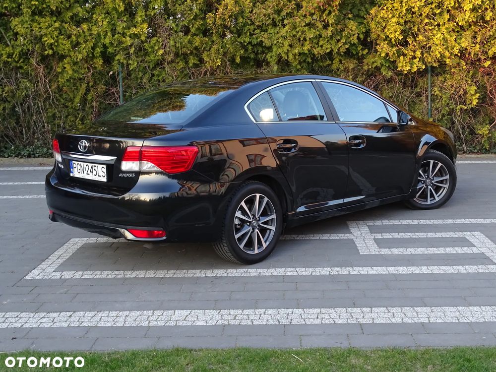 Toyota Avensis - 8
