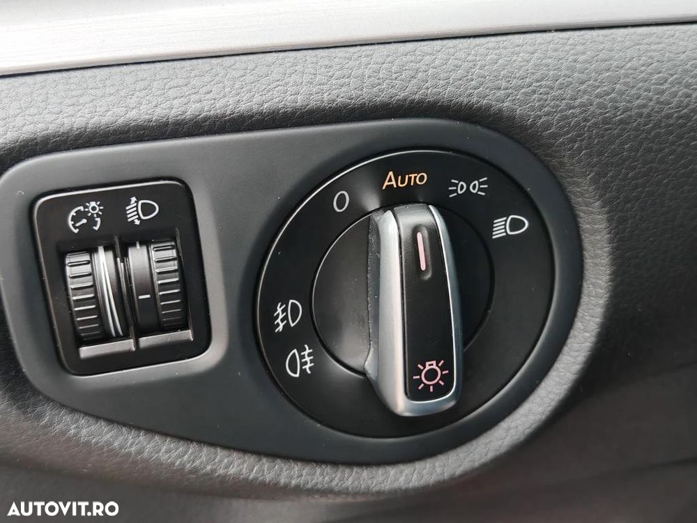 Volkswagen Sharan 2.0 TDI DPF Highline - 23