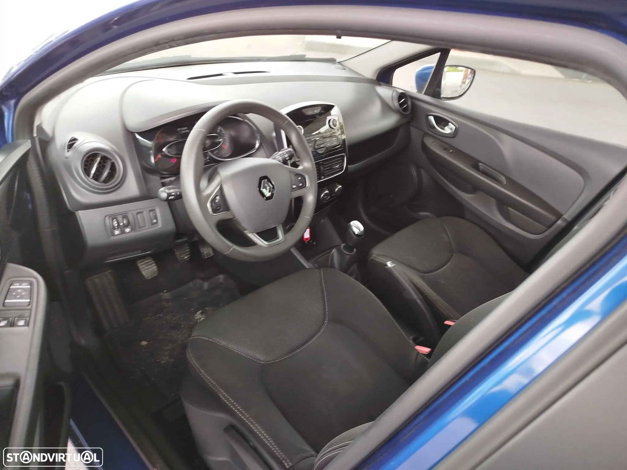 Renault Clio Sport Tourer dCi 75 Expression - 6