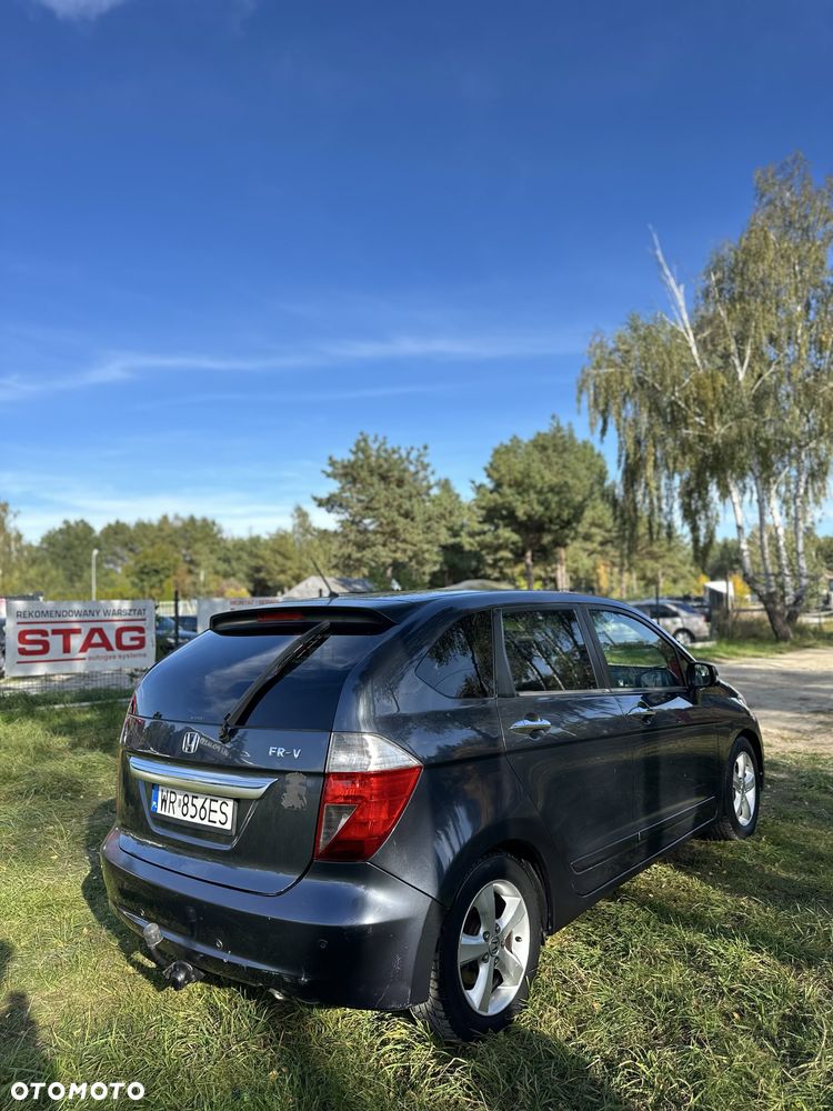 Honda FR-V - 4