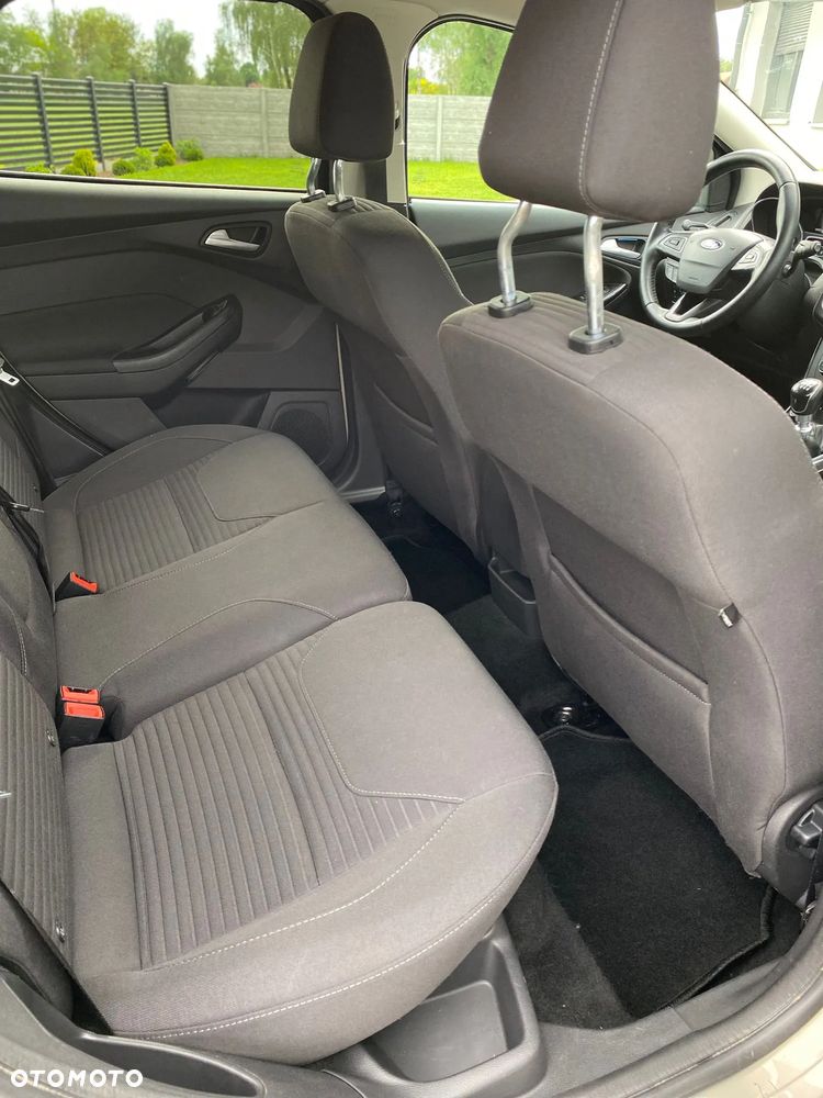 Ford Focus 1.0 EcoBoost Trend Sport - 32