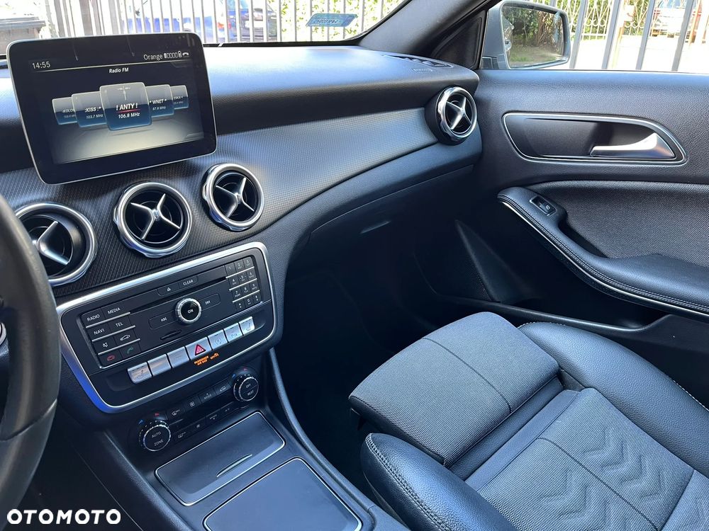 Mercedes-Benz GLA 200 7G-DCT Style - 11