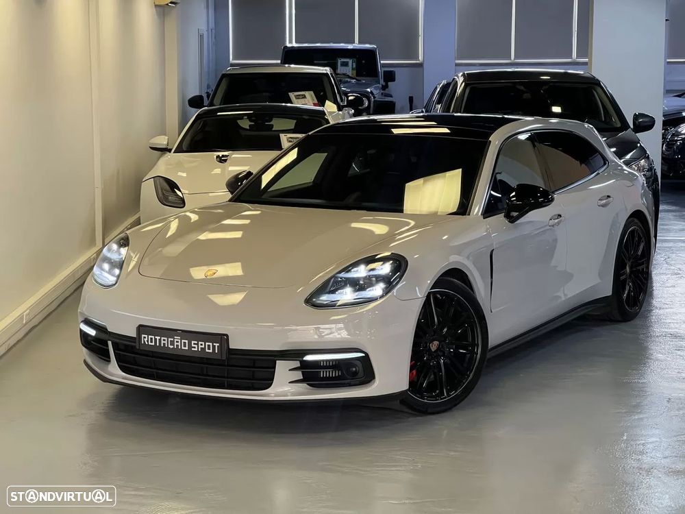 Porsche Panamera Sport Turismo 4 E-Hybrid - 1