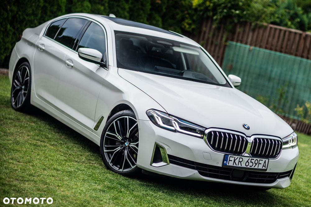 BMW Seria 5 520d xDrive Sport Line - 3