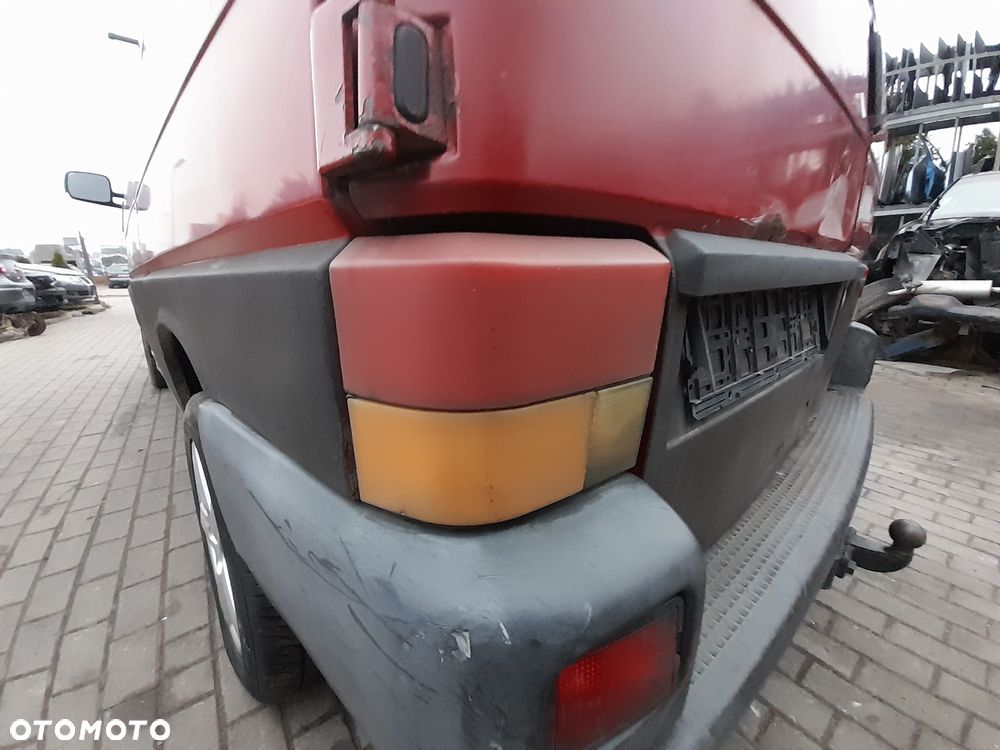 VW T4 LAMPA TYLNA LEWA - 2