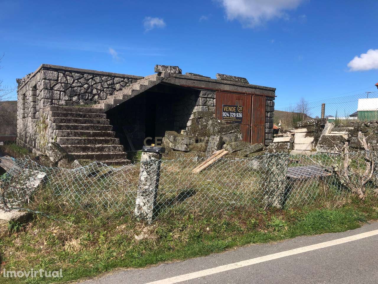 Terreno com casa em Construção integrada no Parque Nacional de Peneda- - Grande imagem: 2/9