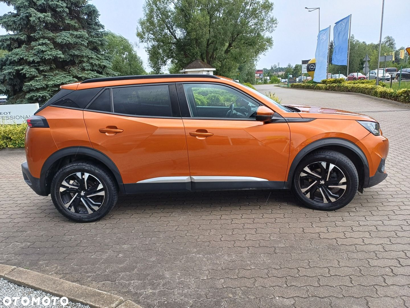Peugeot 2008 1.2 PureTech Allure S&S - 8