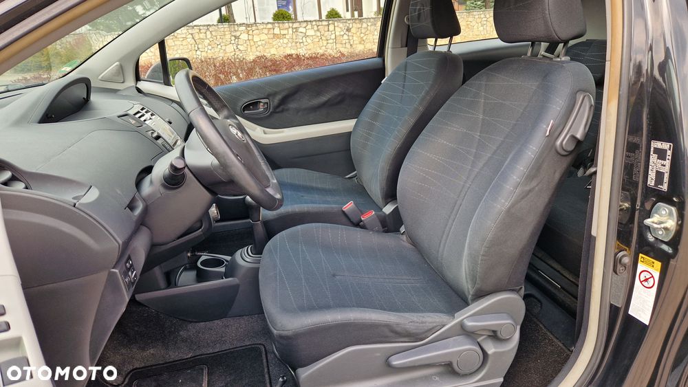 Toyota Yaris 1.0 VVT-i Luna - 25