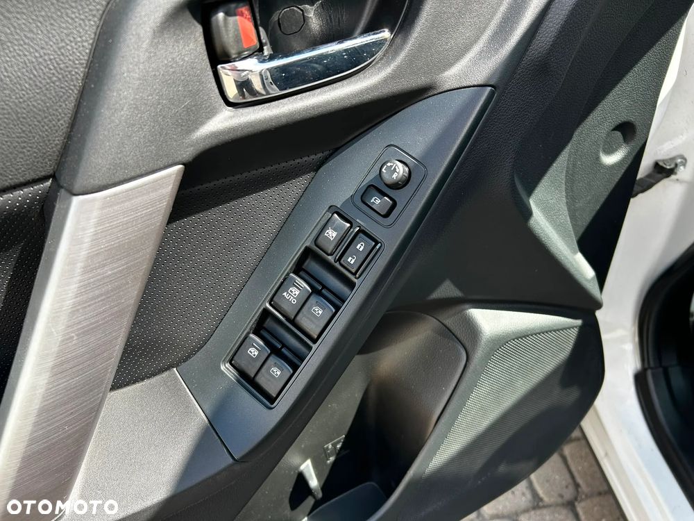 Subaru Forester 2.0XT Platinum Lineartronic - 24