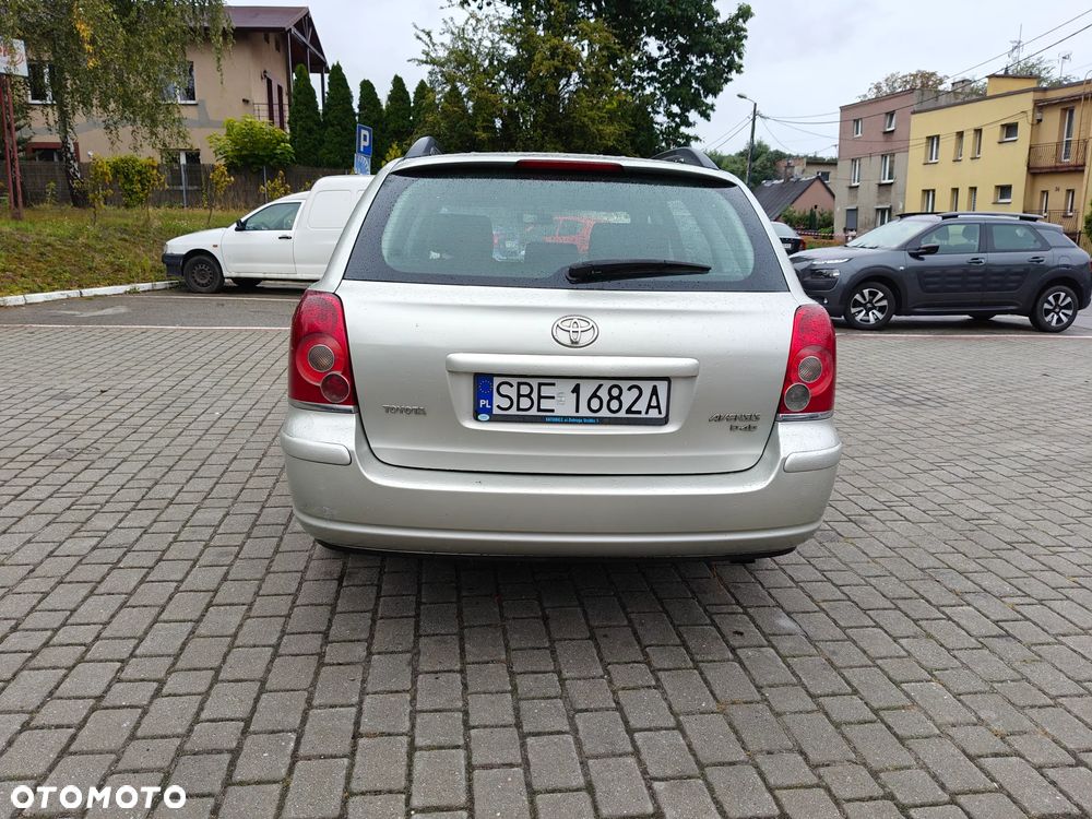 Toyota Avensis 2.0 D-4D Premium - 11