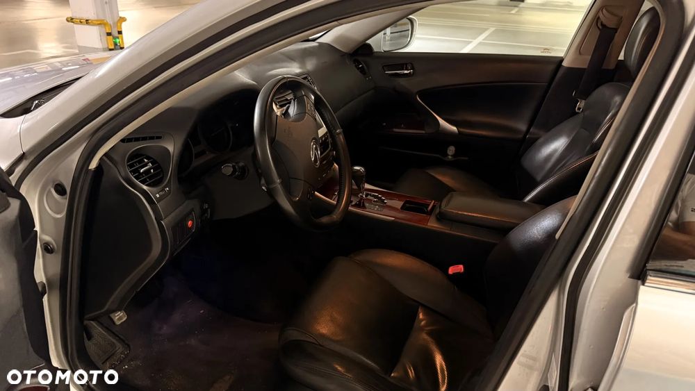 Lexus IS 250 Sport - 11