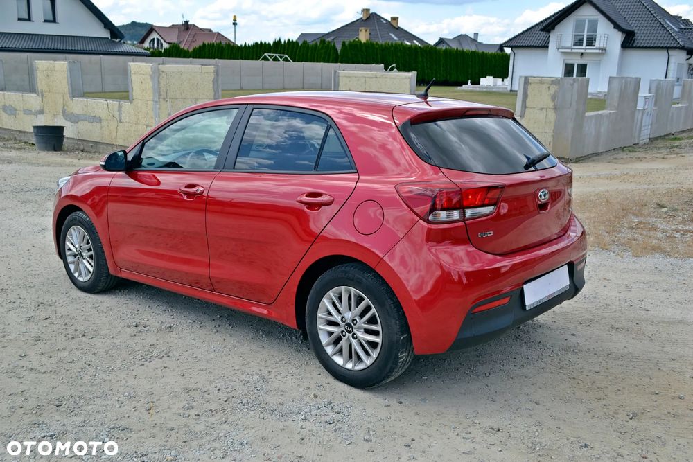 Kia Rio - 11