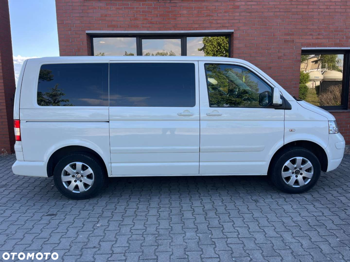 Volkswagen Caravelle - 20