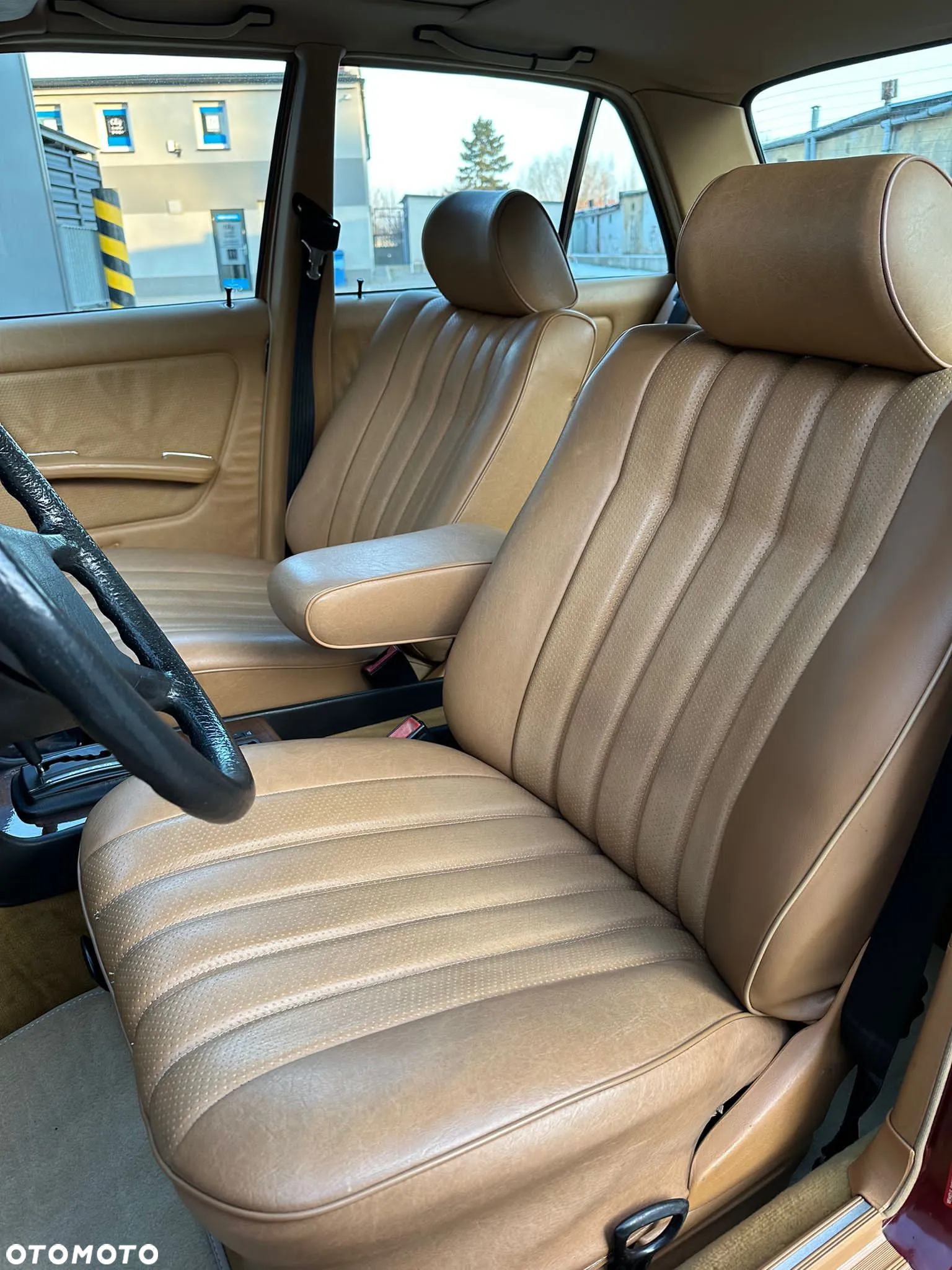 Mercedes-Benz W123 - 10