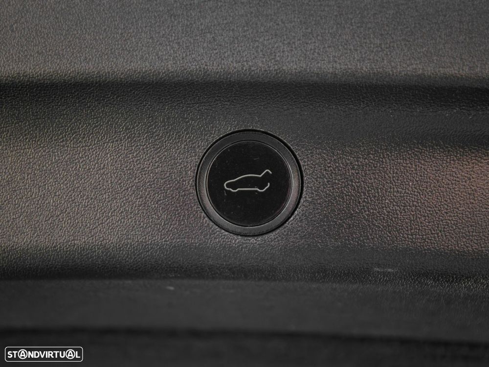 Tesla Model Y Performance Tração Integral - 10