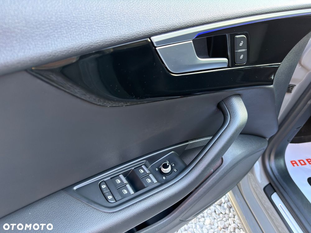 Audi A5 Sportback 35 TFSI S tronic S line - 32