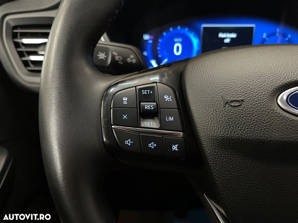 Ford Kuga 1.5 EcoBlue FWD Titanium - 29